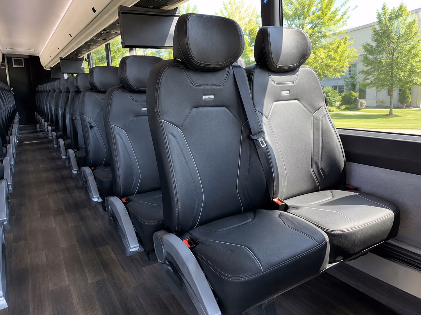 shuttle guests between reno s most popular wedding hotels and ceremony venues